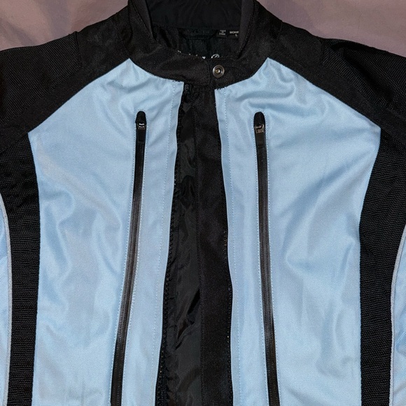 Women’s Motorcycle Riding Jacket - Picture 3 of 9